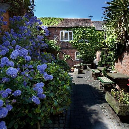 The Greyhound Coaching Inn Lutterworth Exterior foto