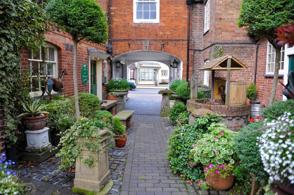 The Greyhound Coaching Inn Lutterworth Exterior foto